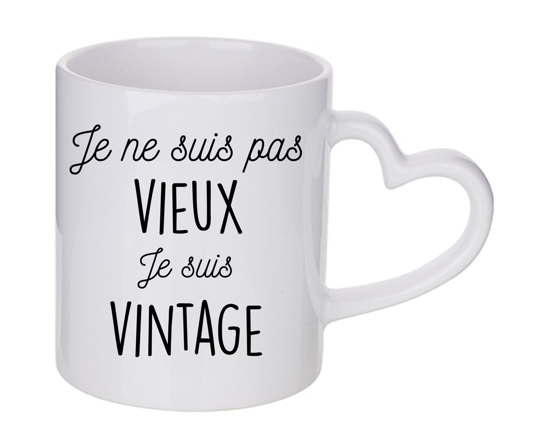 Mug coeur personnalisé Je ne suis pas vieux je suis vintage