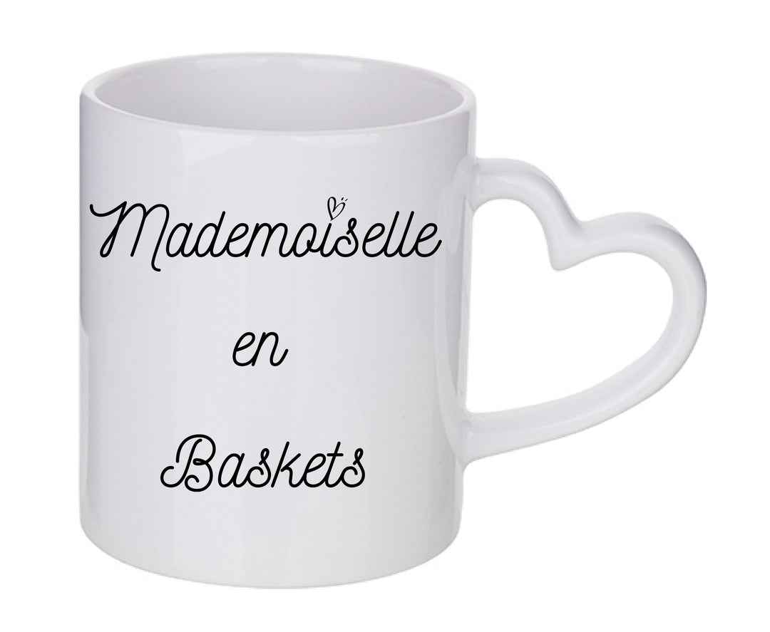 Mug coeur personnalisé Mademoiselle en baskets