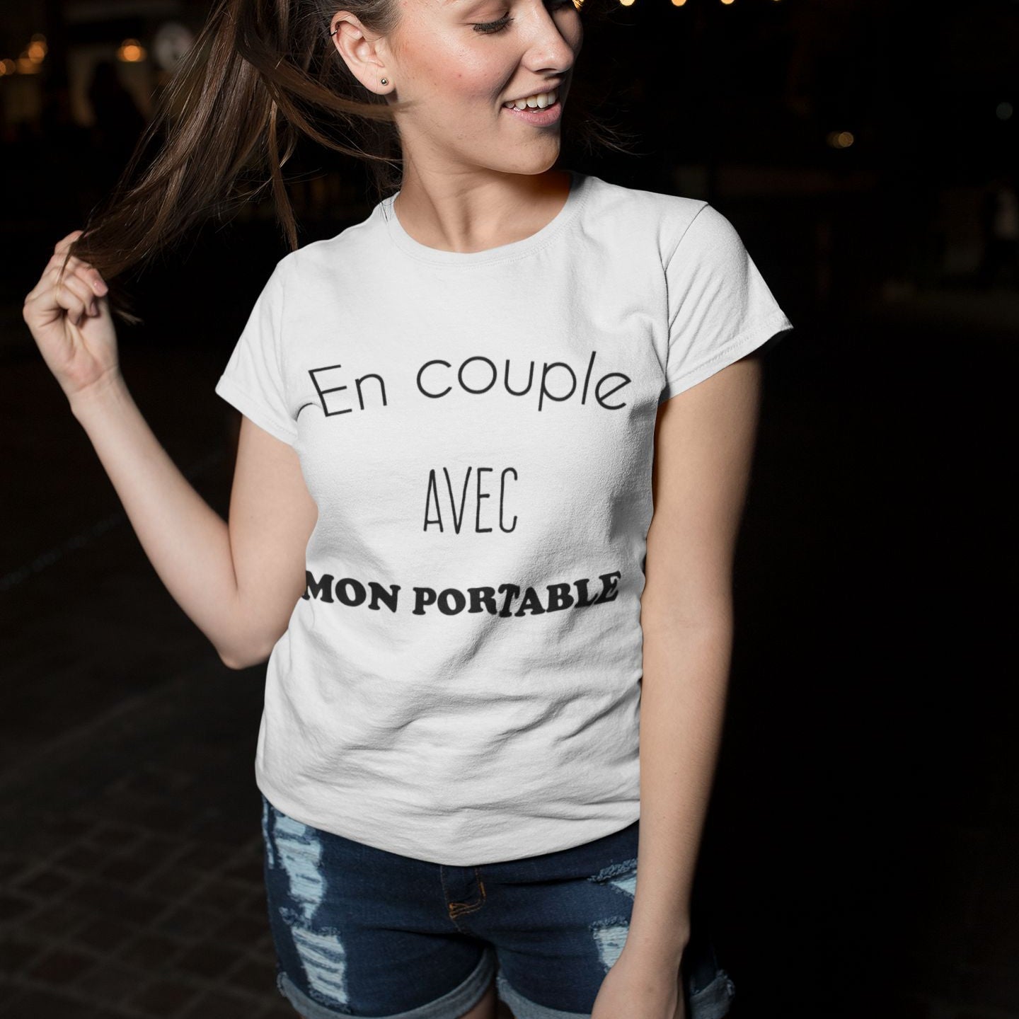 T-shirt femme En couple avec mon portable - L'atelier Suisse